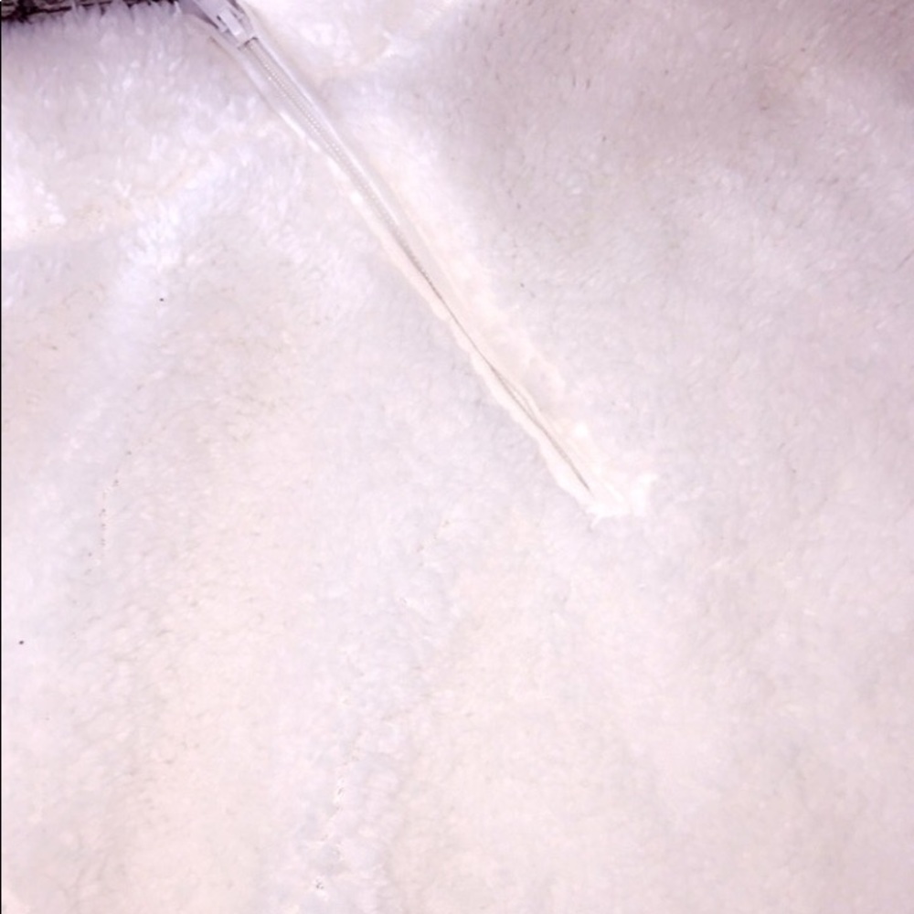 White Pullover